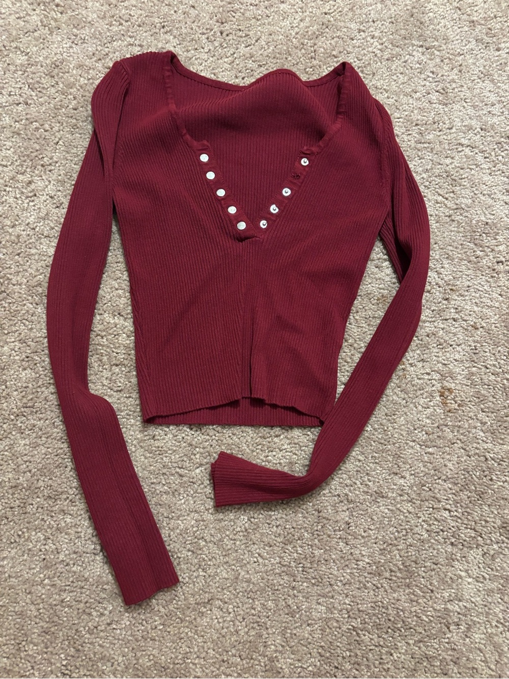 Ribbed V-Neck Button Accent Crop Top - Burgundy